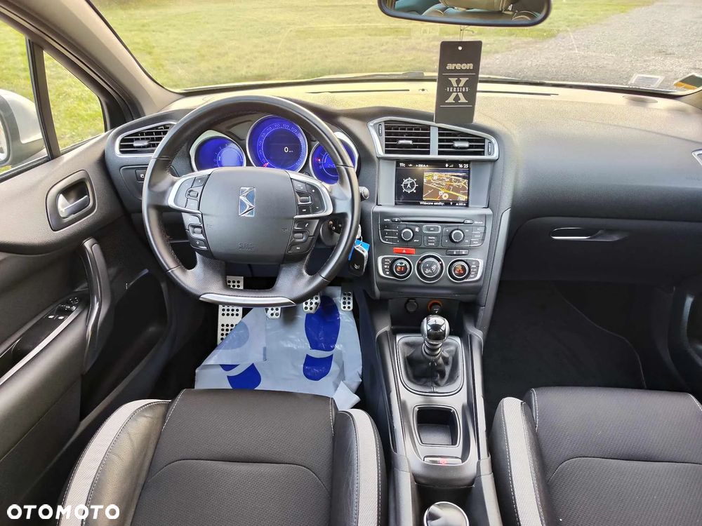 Citroën DS4 BlueHDi 120 Urban Show - 22