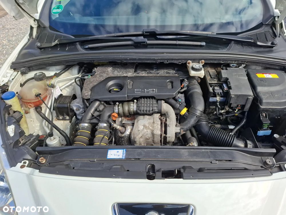 Peugeot 308 e-HDi FAP 115 Stop&Start Business Line Niveau 1 - 7