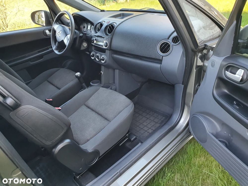 Mitsubishi Colt - 11