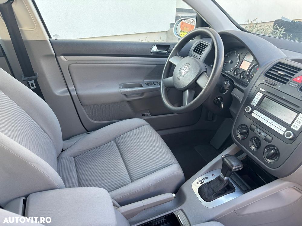 Volkswagen Golf - 11