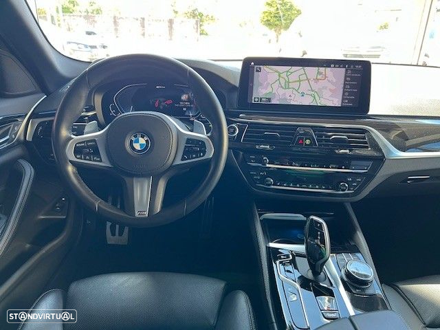 BMW 530 e Pack Desportivo M - 9