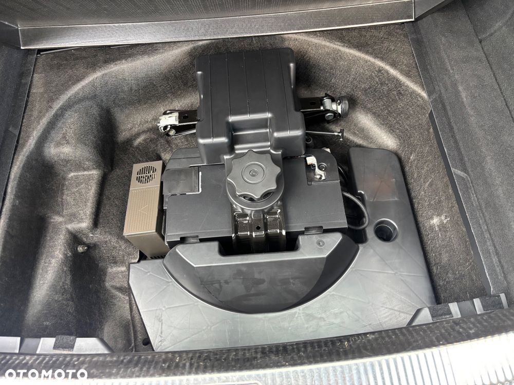 Audi A4 Avant 3.0 TDI DPF multitronic S line Sportpaket - 27