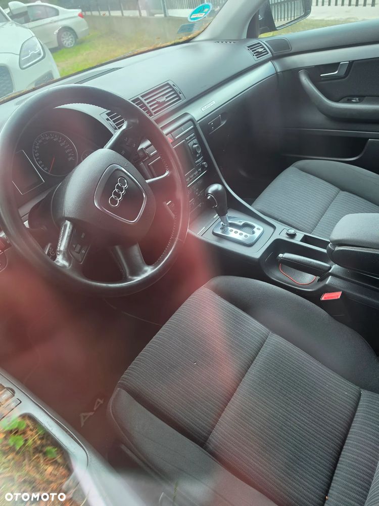 Audi A4 Limousine - 7
