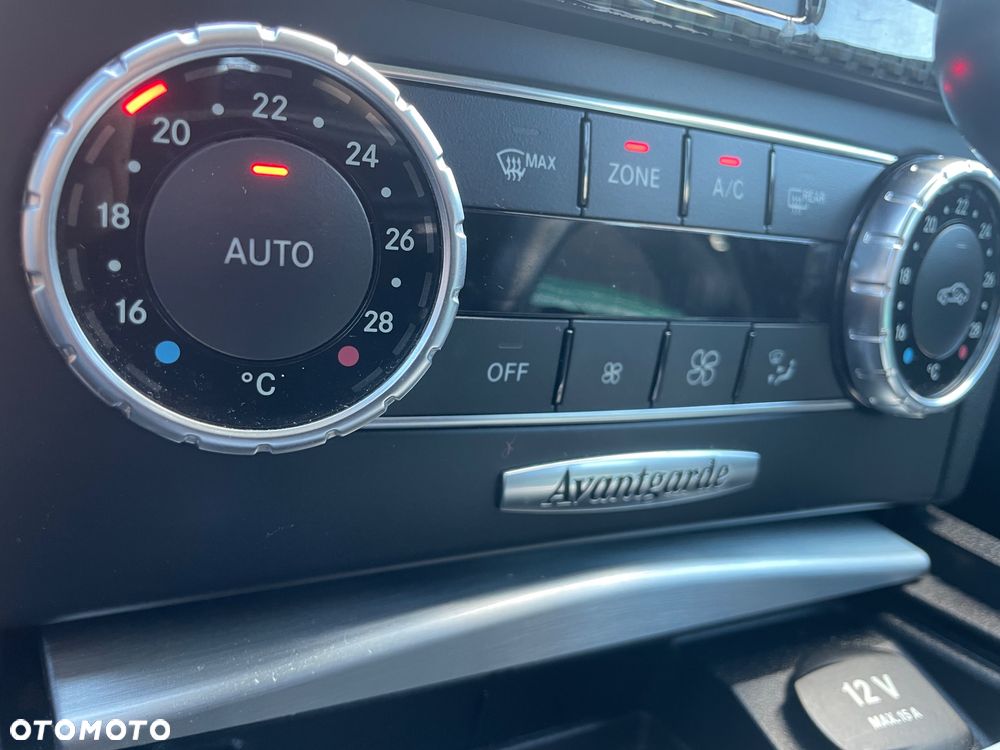 Mercedes-Benz Klasa C 180 BlueEFFICIENCY 7G-TRONIC Avantgarde - 14