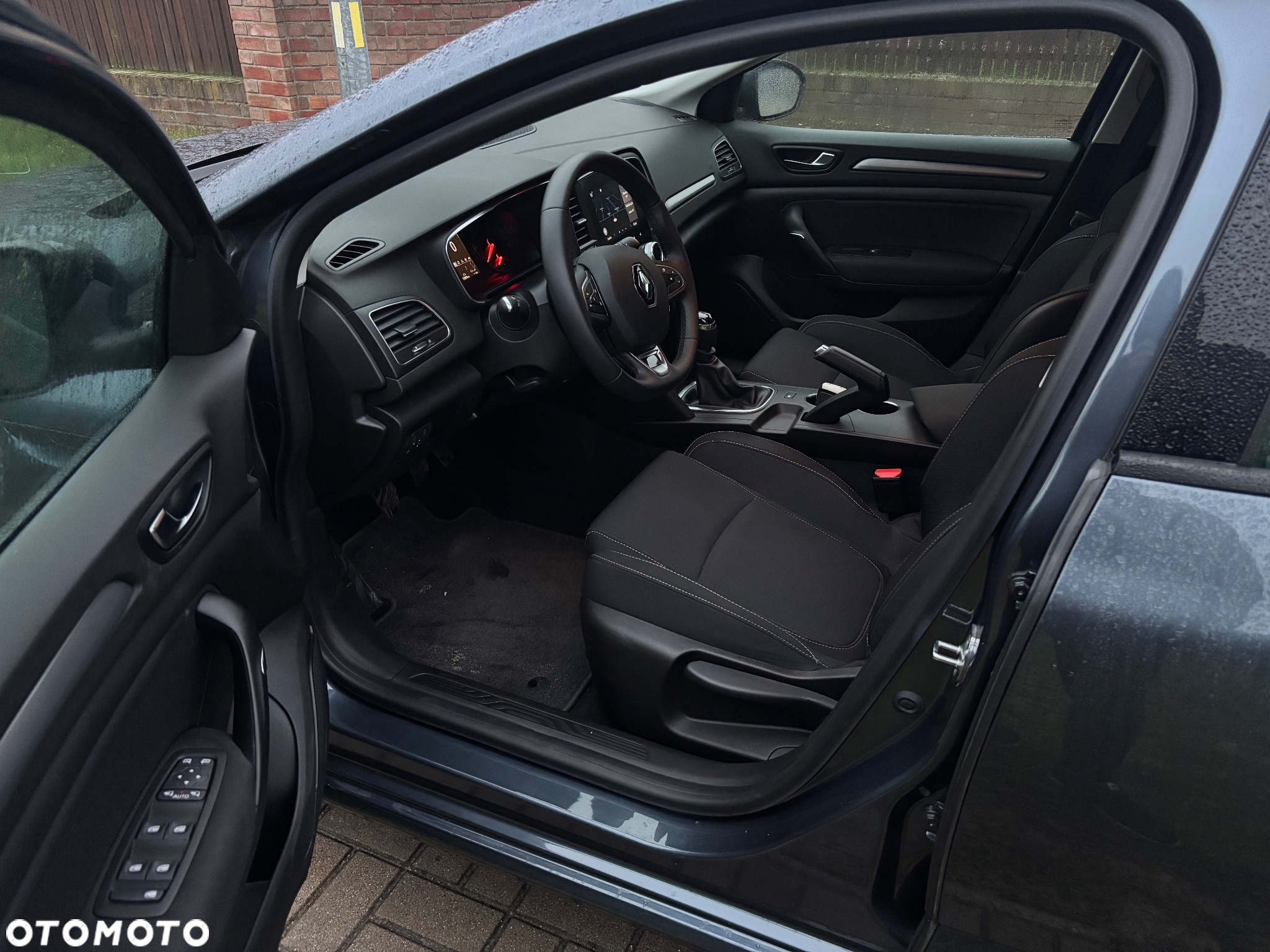 Renault Megane TCe 115 GPF LIFE - 8