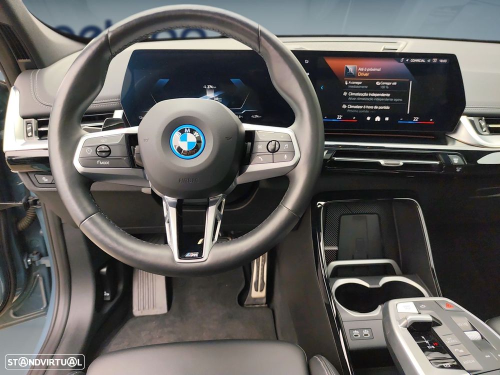 BMW iX1 eDrive20 Pack Desportivo M - 13