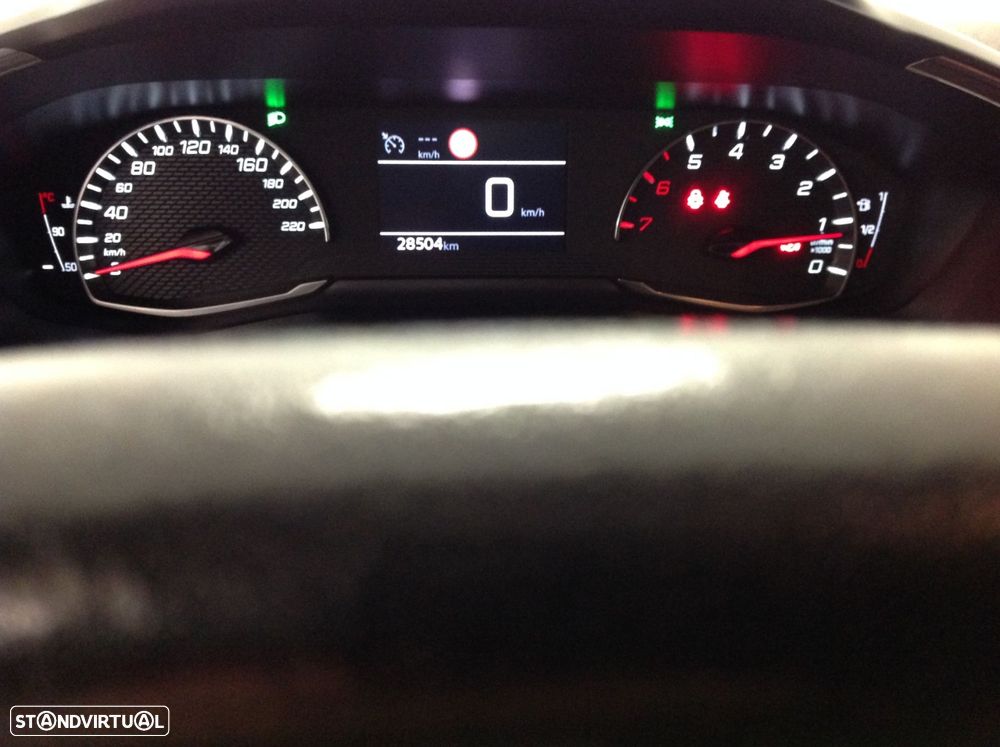 Peugeot 208 1.2 PureTech Allure - 43