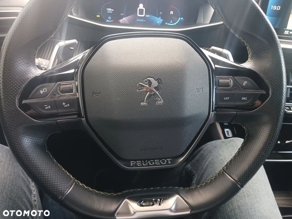 Peugeot 2008 PureTech 130 EAT8 GT - 18
