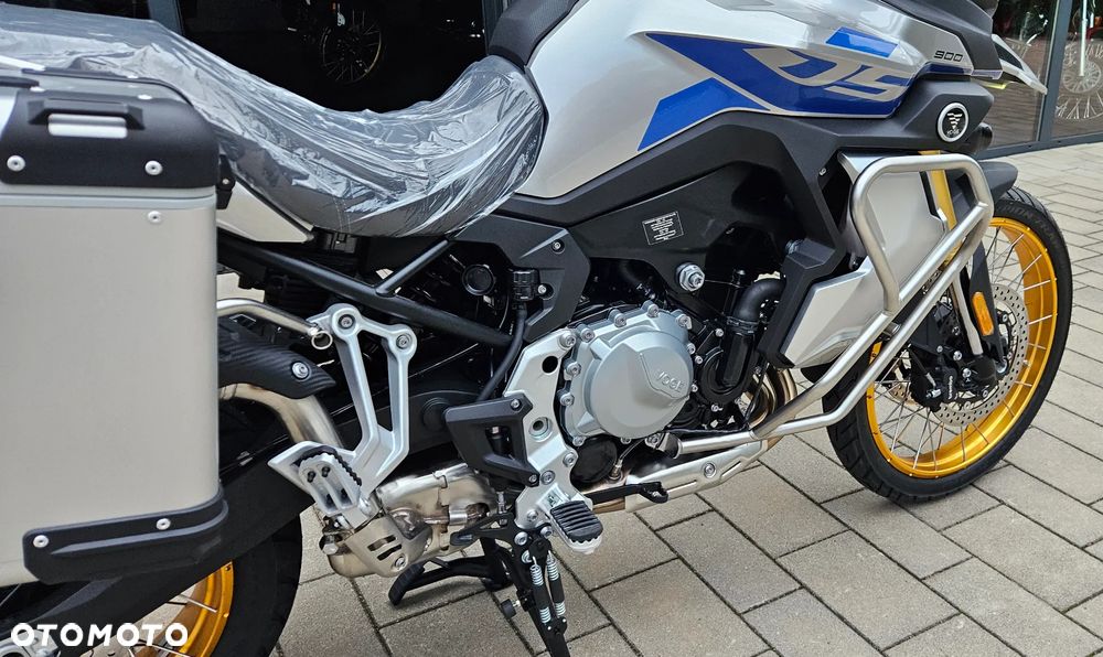 VOGE 900DSX - 17