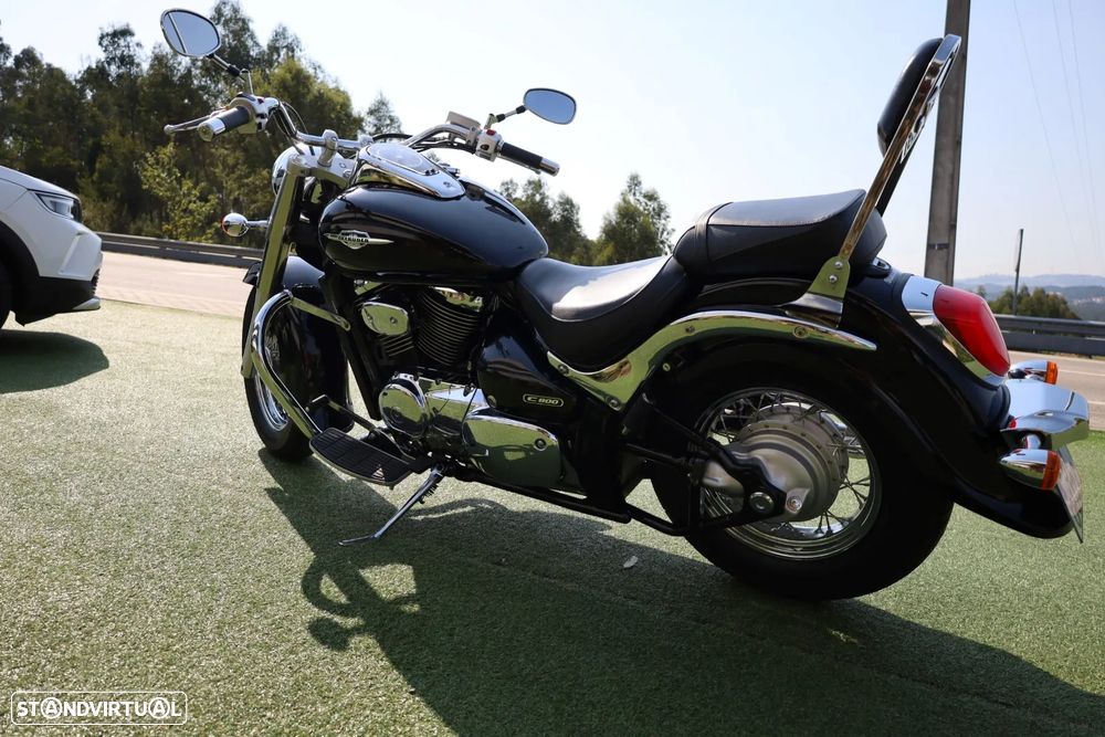 Suzuki Intruder C800 - 13