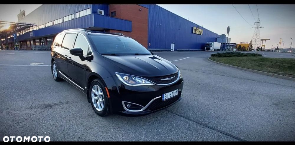 Chrysler Pacifica - 3