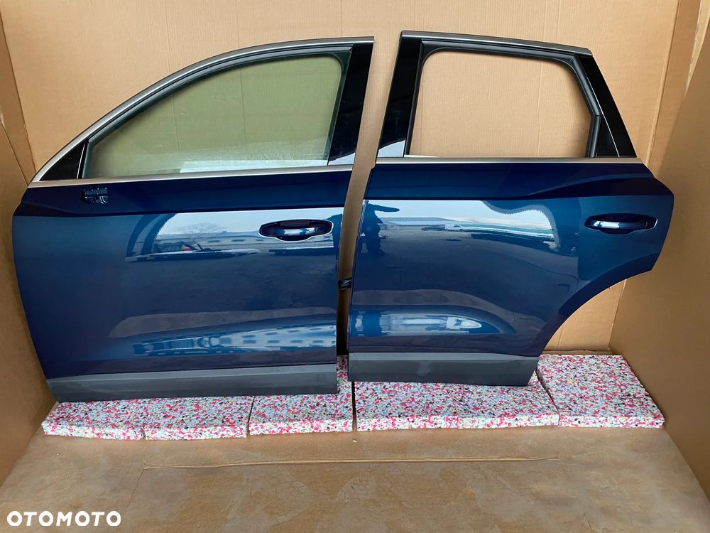 AUDI Q3 83A komplet drzwi przód tył lewe na lewą st. kolor B9 B9 LX5E 32km