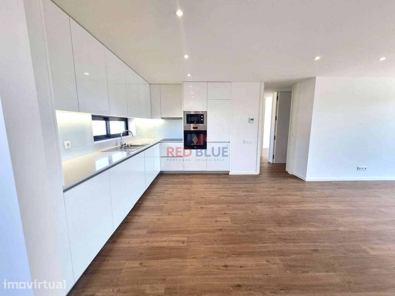 APARTAMENTO T3, 400 METROS DA PRAIA, PÓVOA DE VARZIM - Grande imagem: 4/29