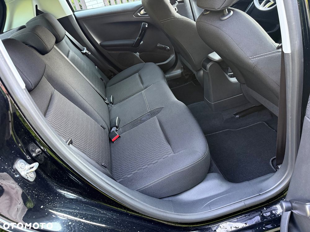 Peugeot 208 1.2 PureTech Style - 12