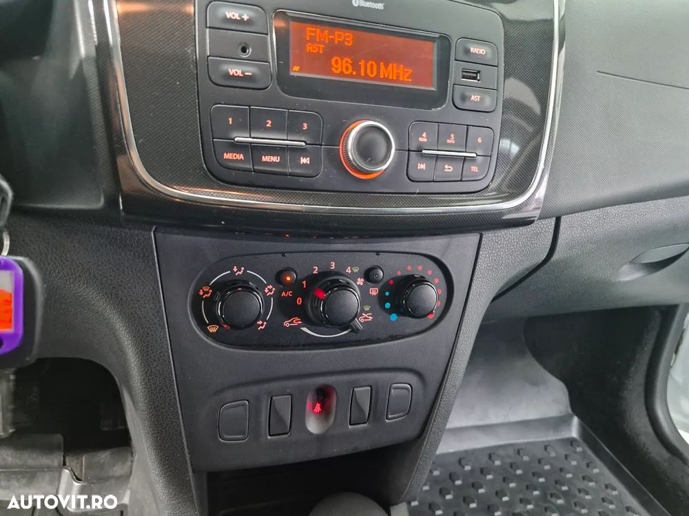 Dacia Logan 1.0 SCe SL PLUS - 10