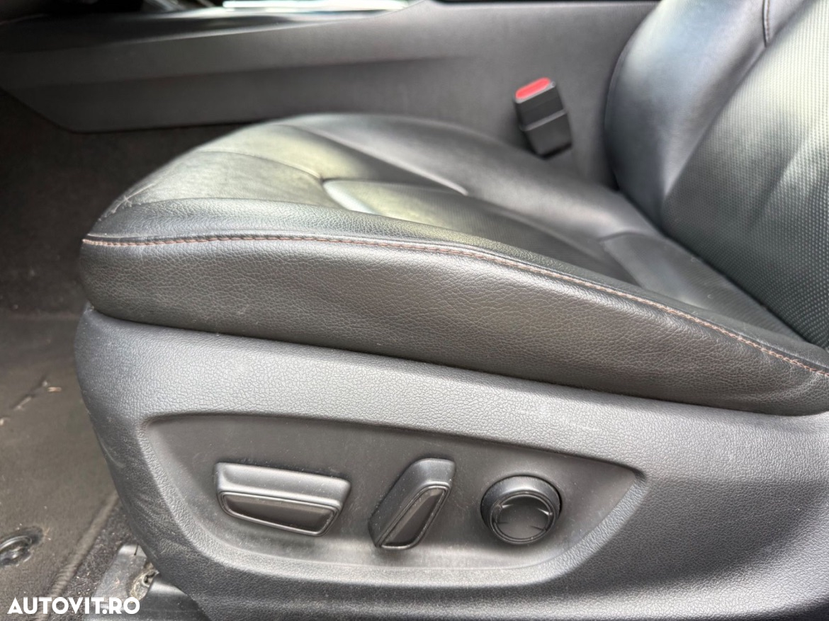 Toyota Camry 2.5 Hybrid Business - 12