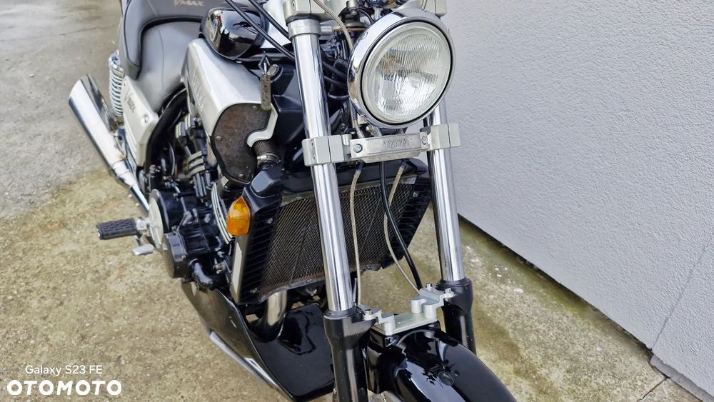 Yamaha V-MAX - 16