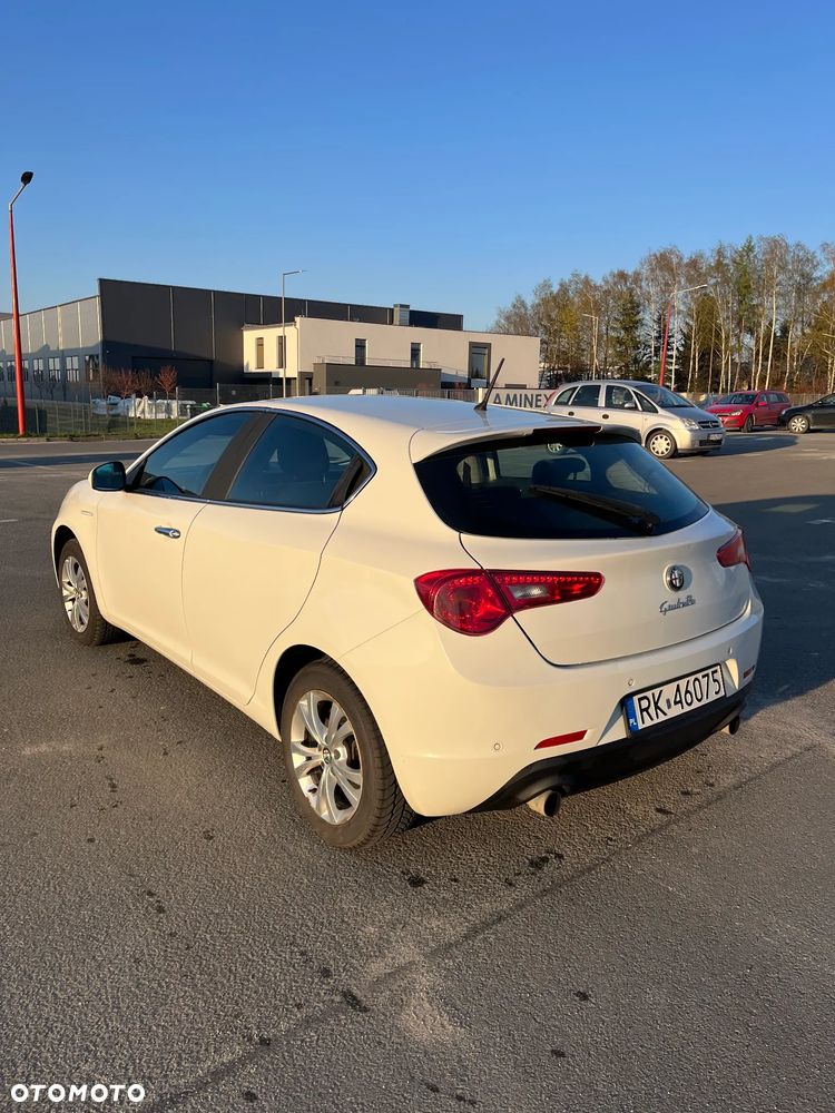 Alfa Romeo Giulietta 2.0 JTDM Distinctive - 2
