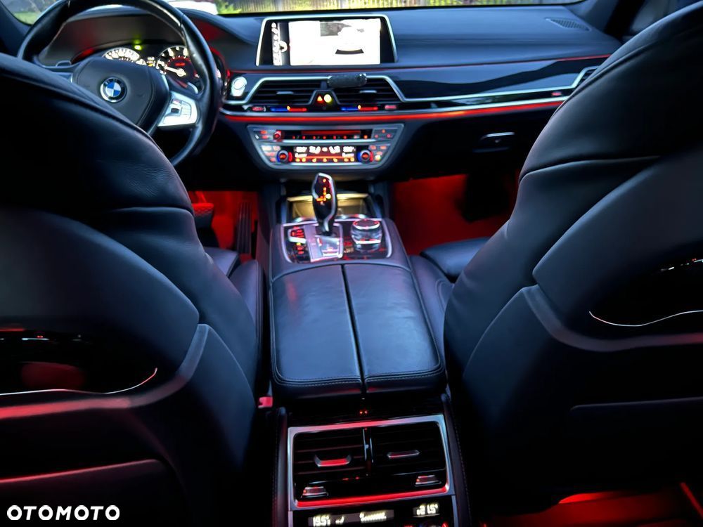 BMW Seria 7 740d xDrive - 14
