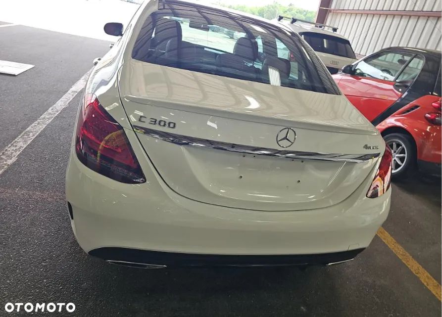 Mercedes-Benz Klasa C 300 4Matic 9G-TRONIC AMG Line - 6