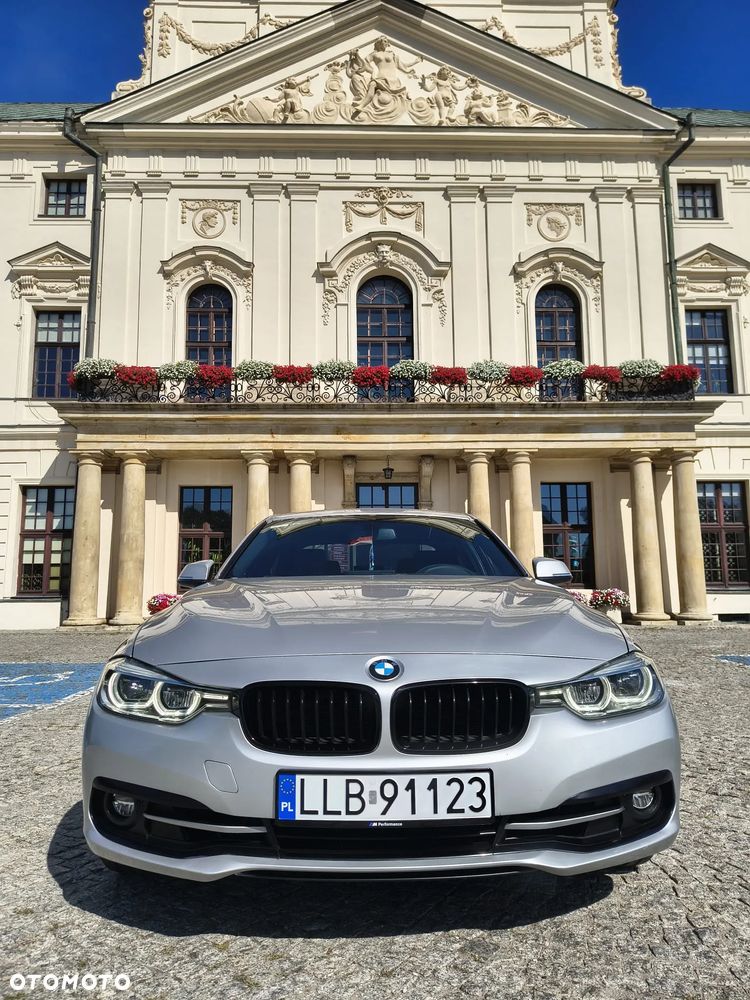 BMW Seria 3 330i Sport Line - 38