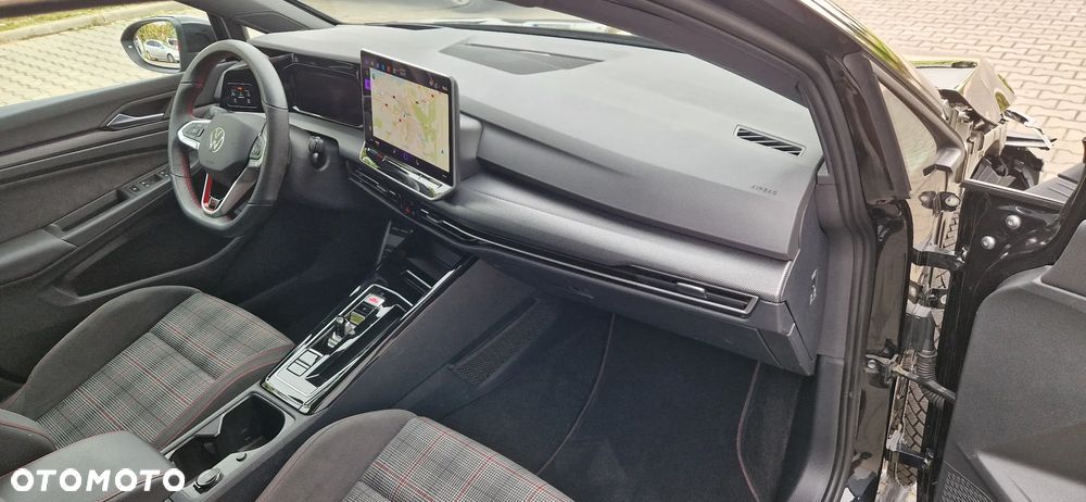 Volkswagen Golf - 8