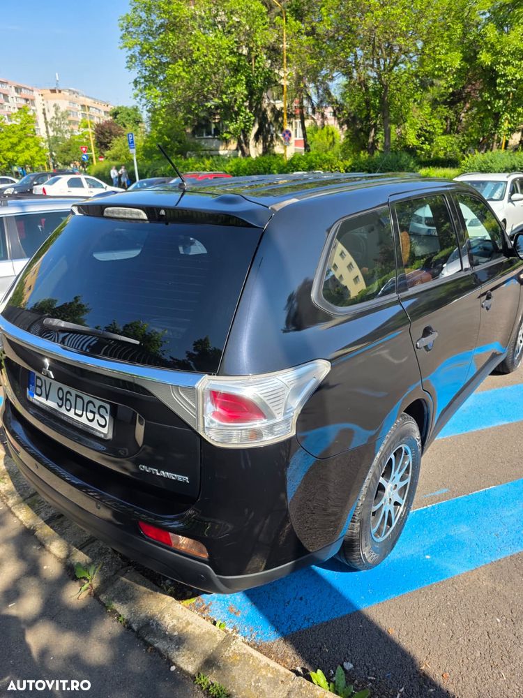 Mitsubishi Outlander 2.2L DI-D AS&G 6MT 4WD Invite+ A02 - 11