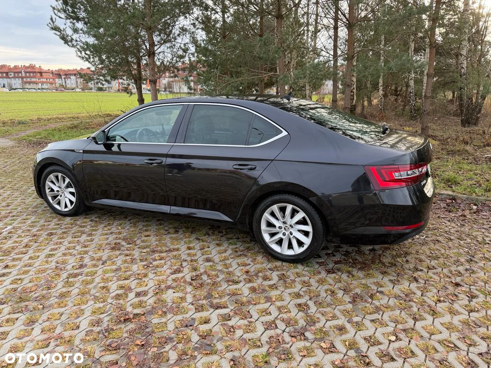 Skoda Superb 2.0 TSI Sportline DSG - 9