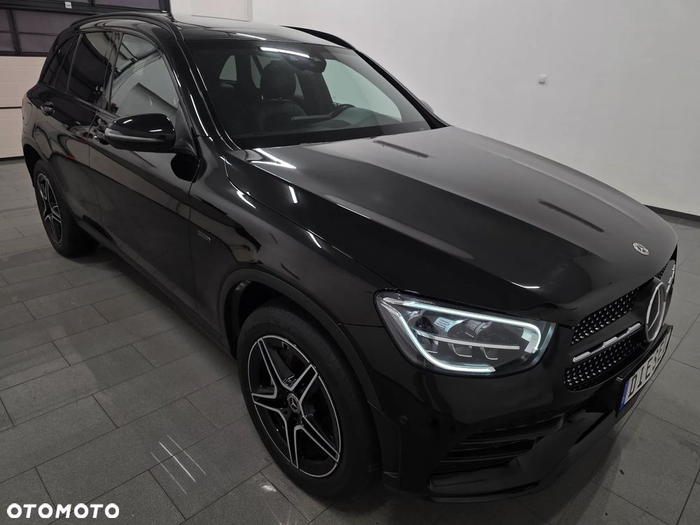 Mercedes-Benz GLC 300 de 4Matic 9G-TRONIC AMG Line Plus - 32