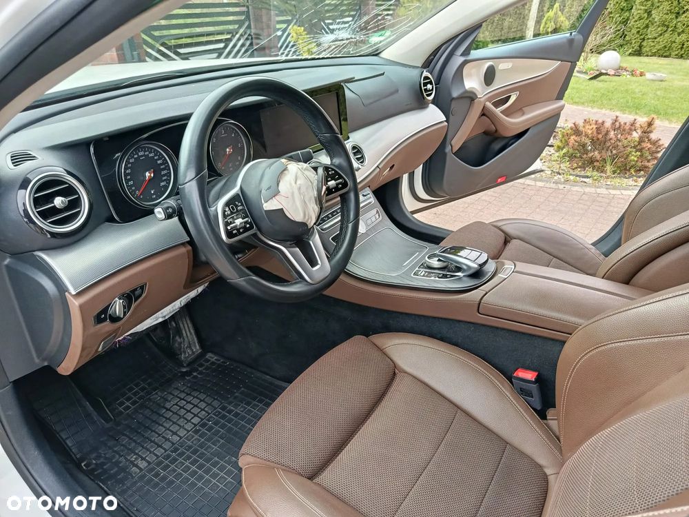 Mercedes-Benz Klasa E 220 d 9G-TRONIC - 36