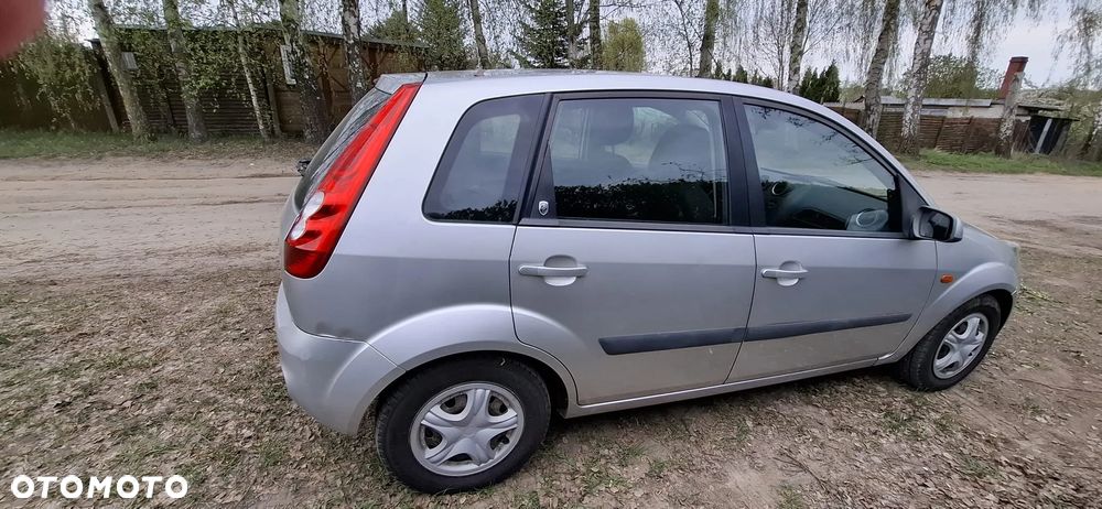 Ford Fiesta 1.4 Ghia - 19