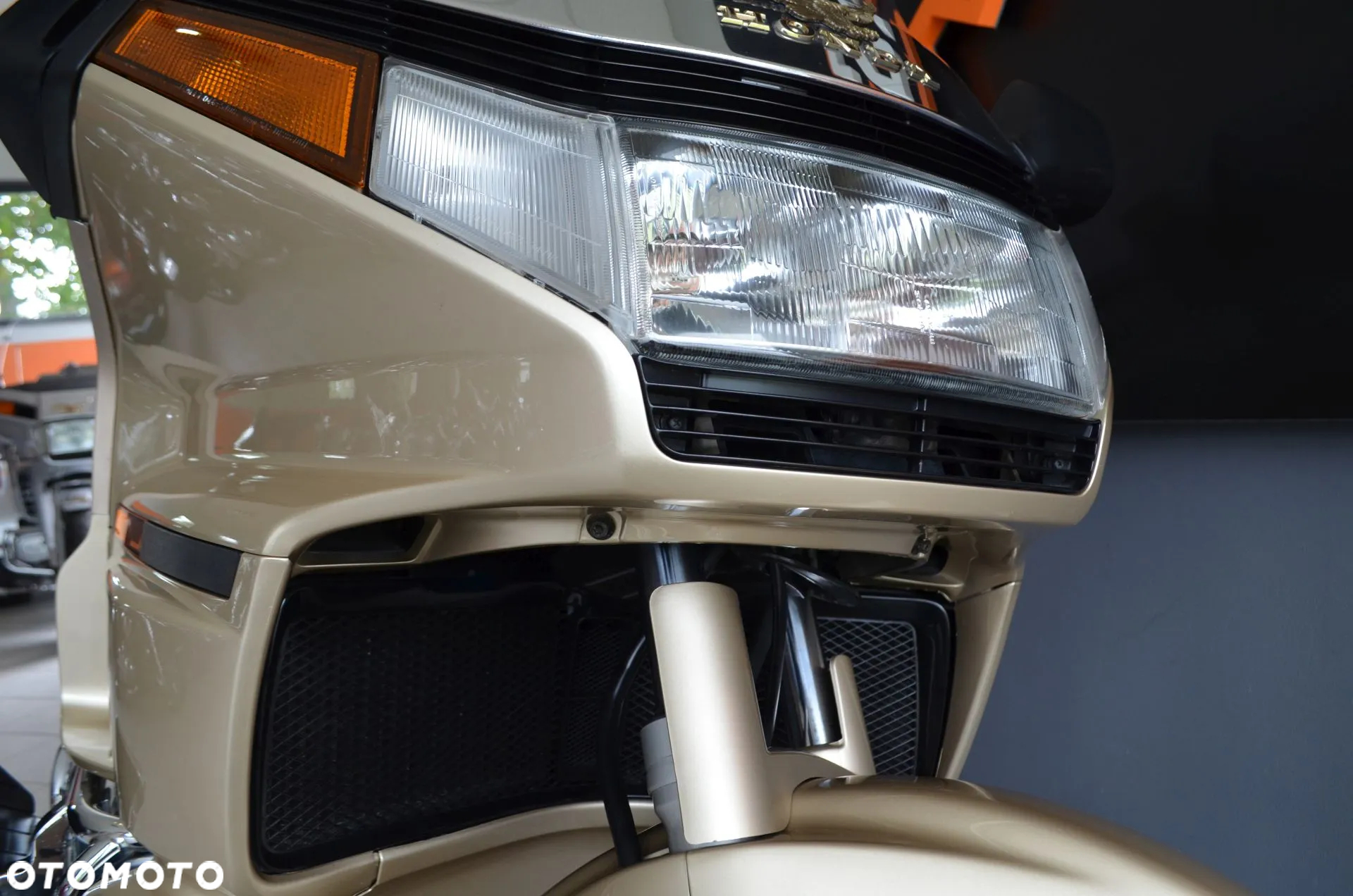 Honda GL - 8