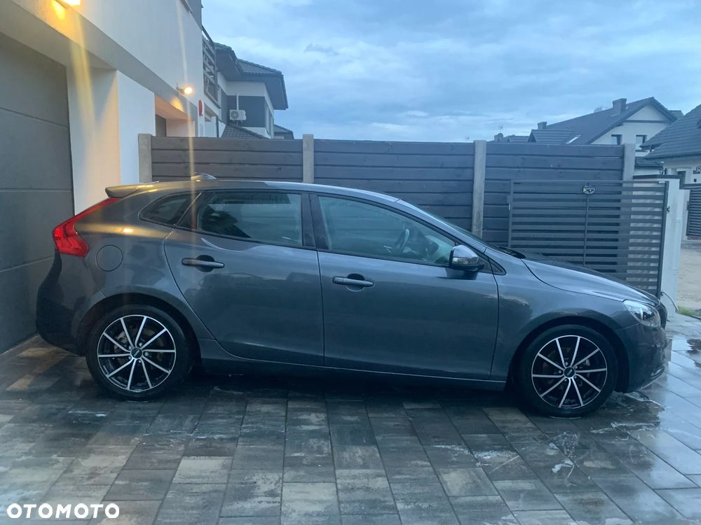 Volvo V40 D2 Momentum - 10