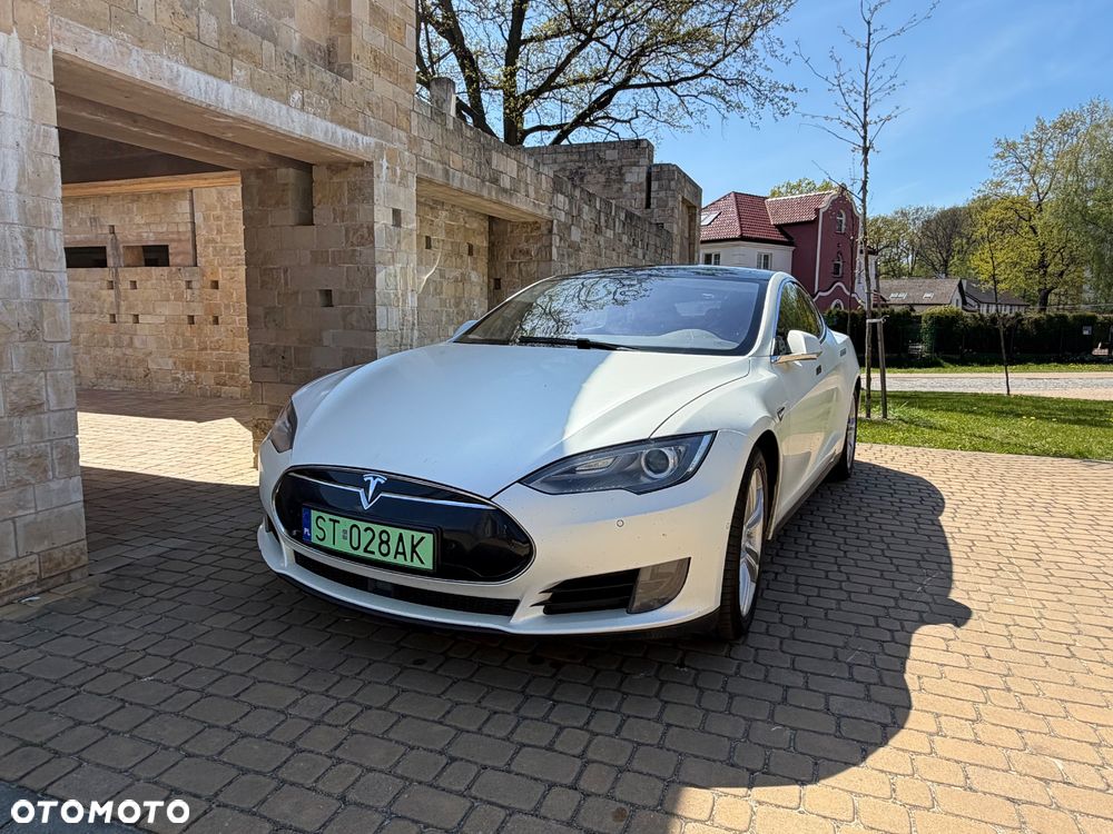 Tesla Model S 85 D - 1