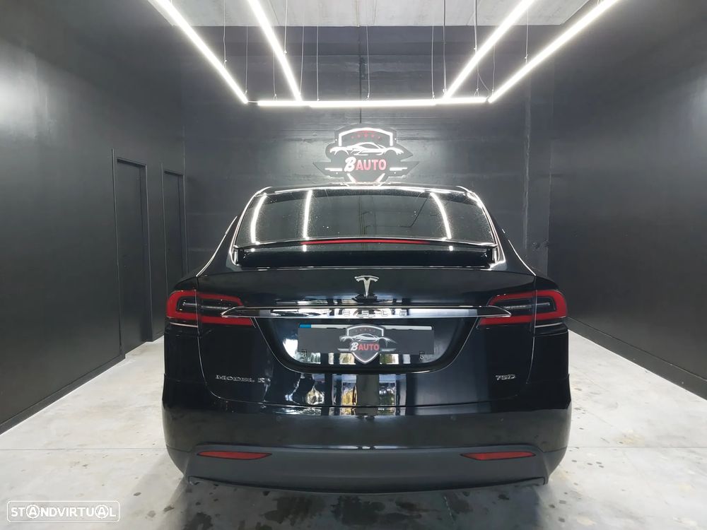 Tesla Model X 75D AWD - 21