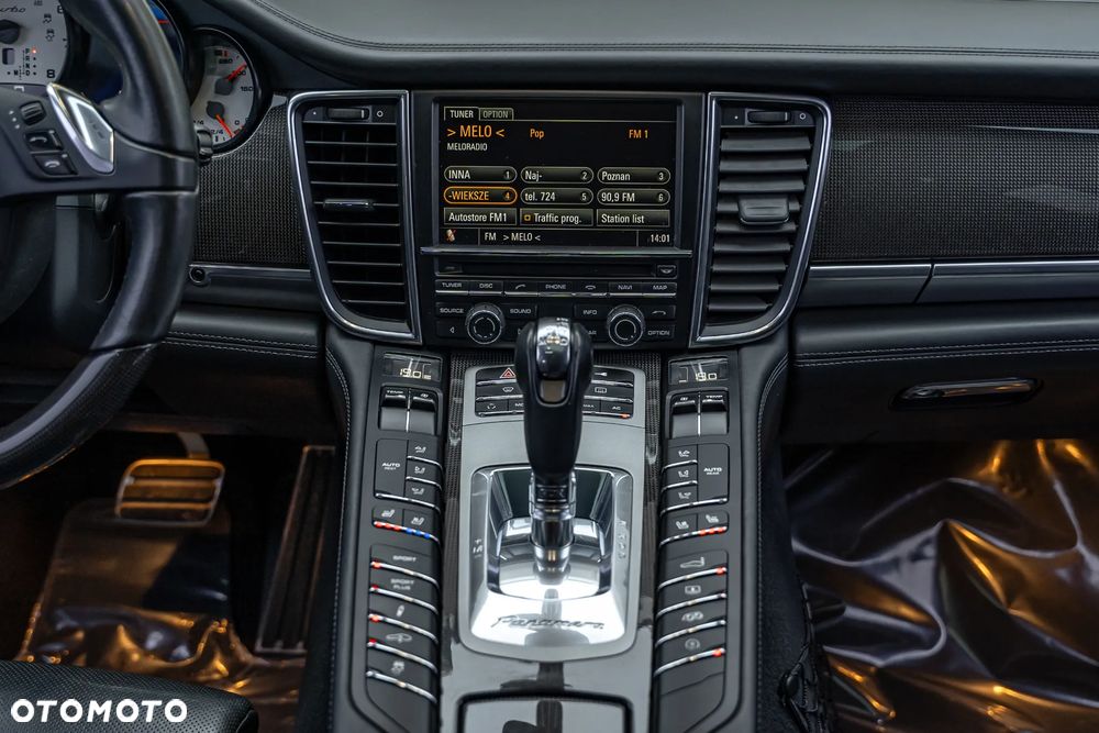 Porsche Panamera Turbo PDK - 25