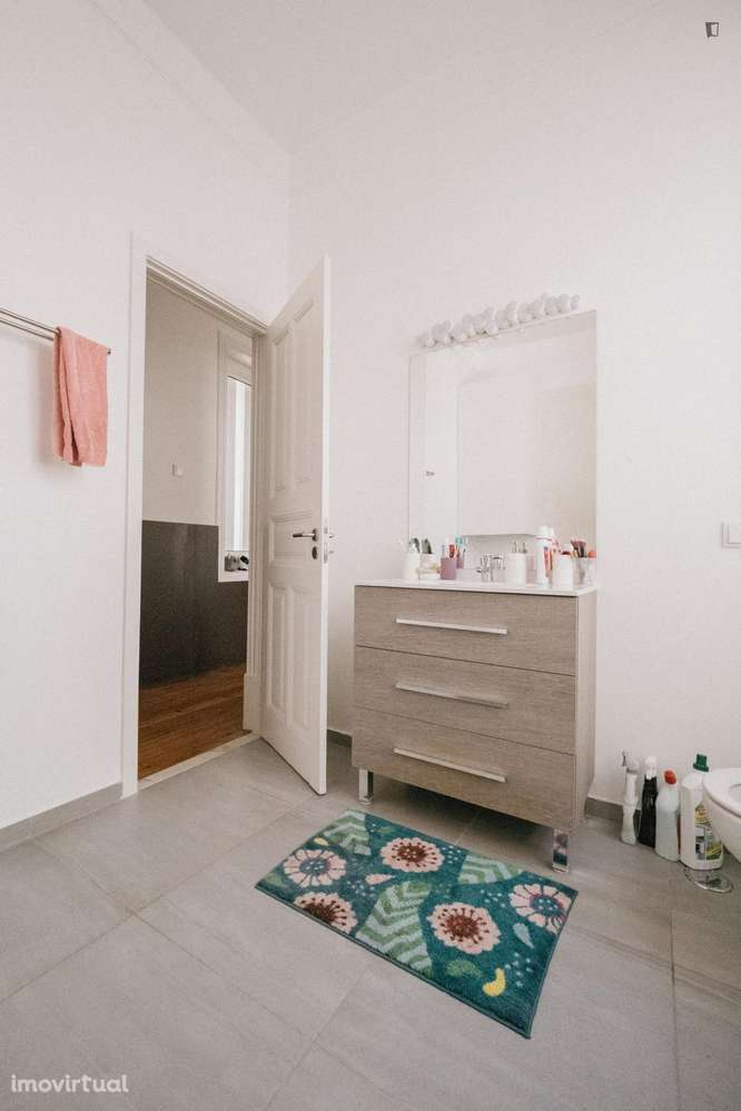 Quarto - localizado em Alcântara Lisbon - Grande imagem: 4/24