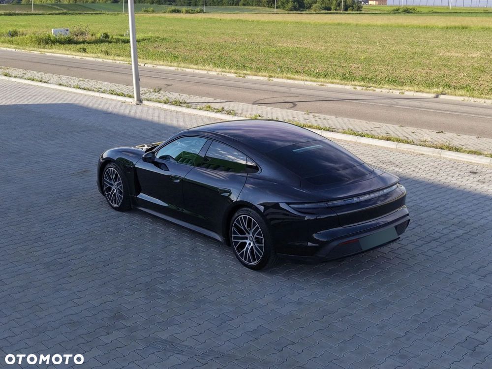 Porsche Taycan - 26
