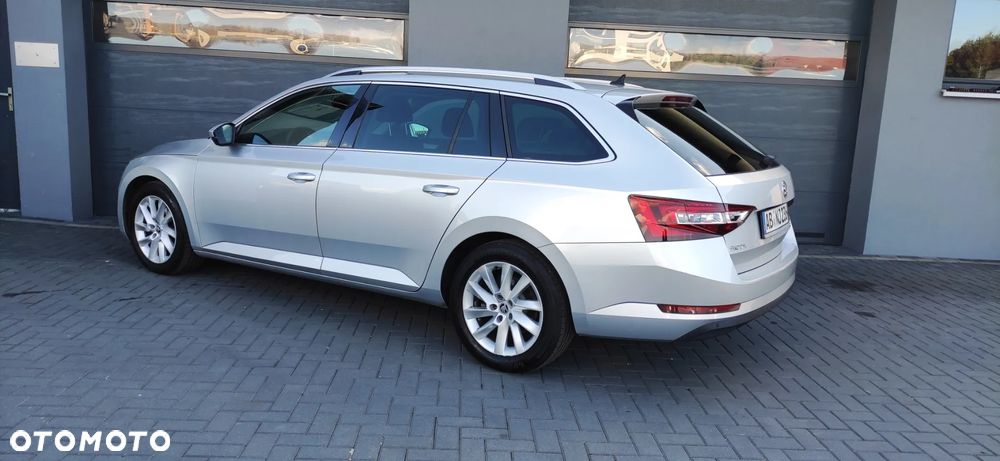 Skoda Superb 2.0 TDI DSG Ambition - 9