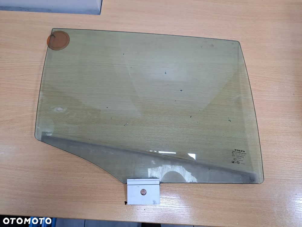 SZYBA PRAWY TYŁ TYLNA PODWÓJNA KLEJONA VOLVO V60 2011r