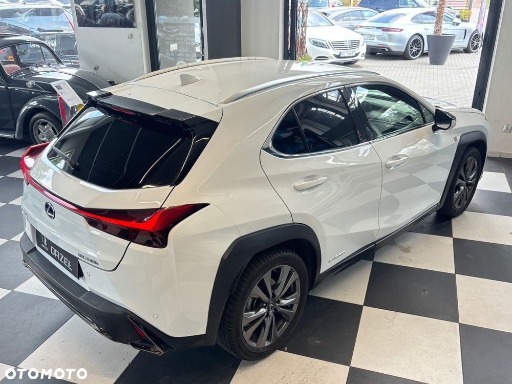 Lexus UX - 6