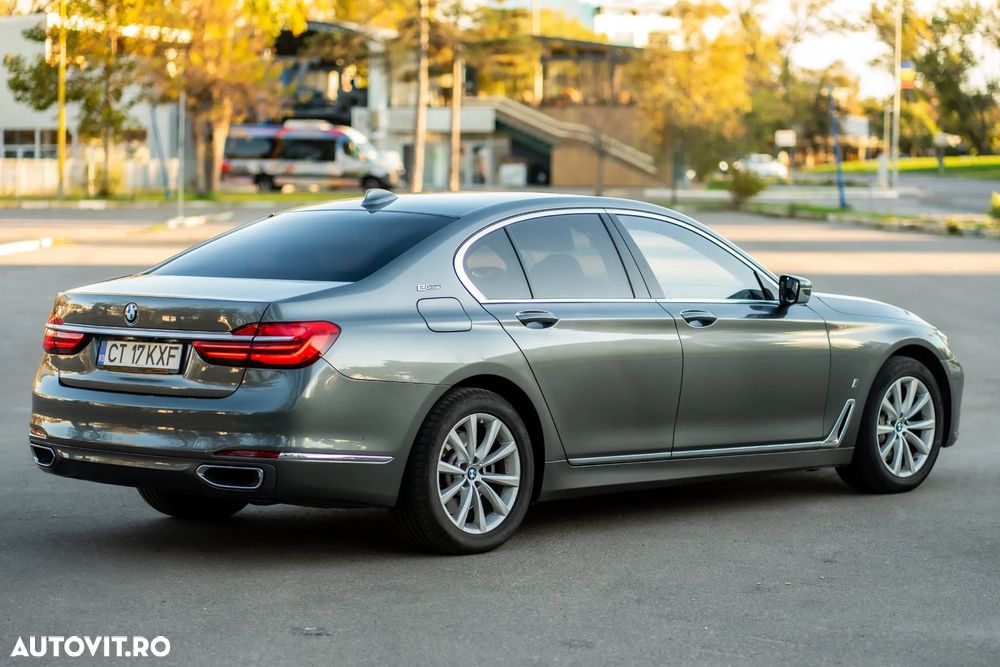 BMW Seria 7 740e iPerformance - 10