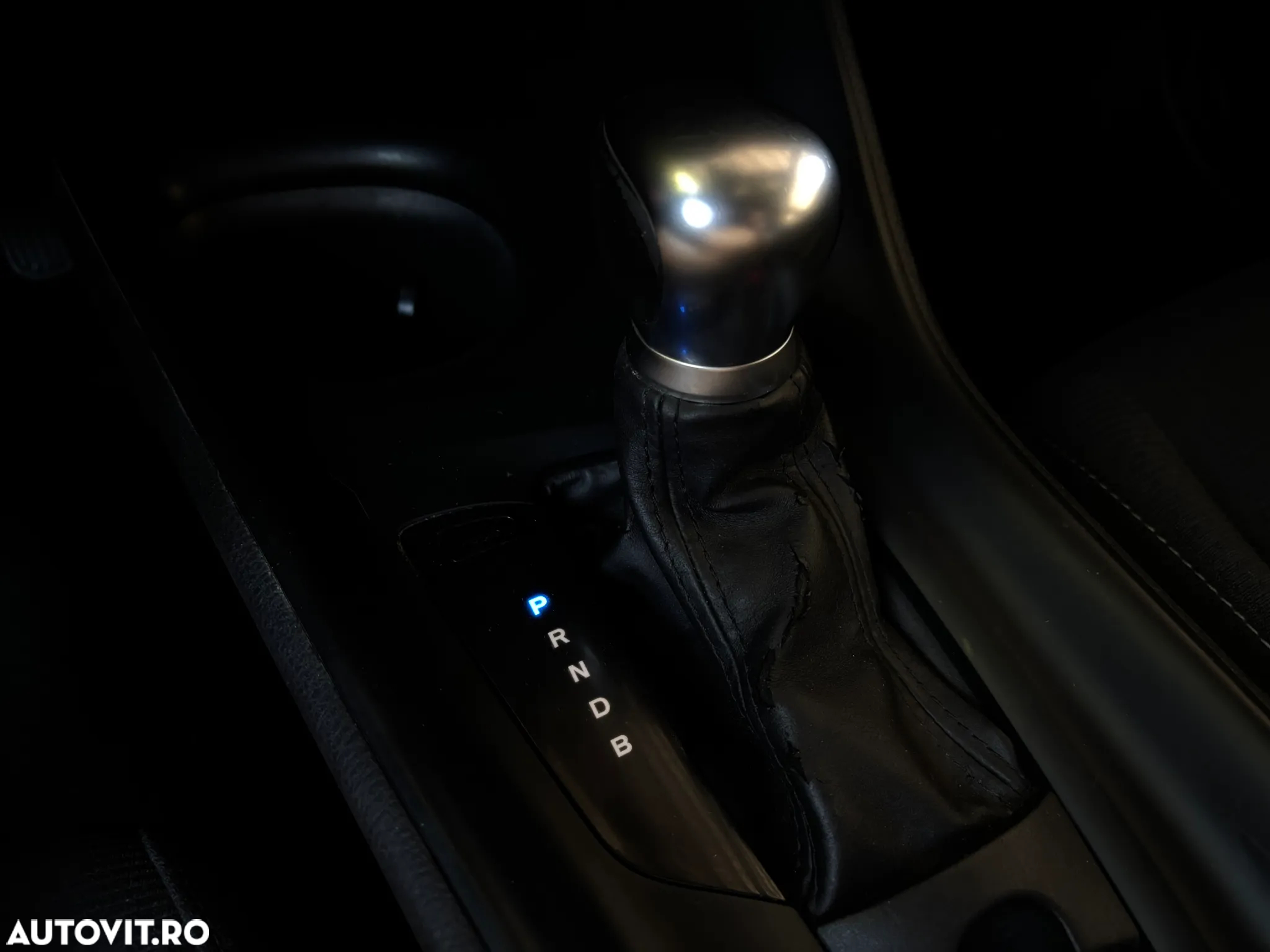 Toyota C-HR Hybrid Business-Edition - 32