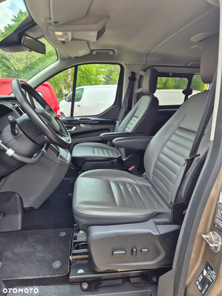 Ford Tourneo Custom - 10