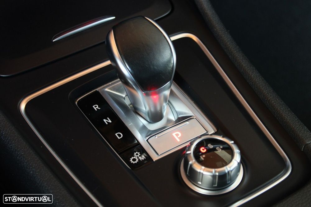 Mercedes-Benz CLA 45 AMG 4Matic 7G-DCT - 44