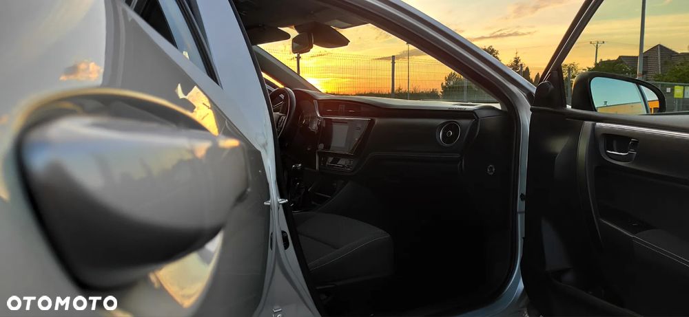 Toyota Corolla 1.6 Comfort - 26