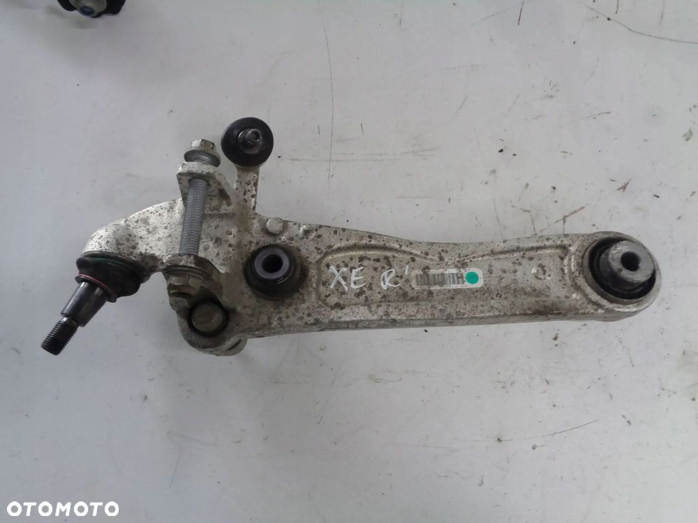 jaguar xe 2.0d 15-24 wahacz dolny prawy przód gx733c254r - 1