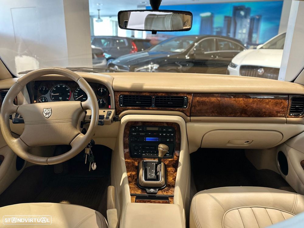 Jaguar Sovereign 3.2 Aut. - 23