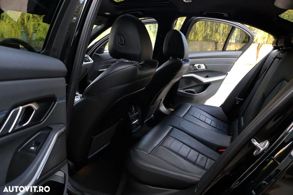 BMW Seria 3 330i Aut. M Sport - 24
