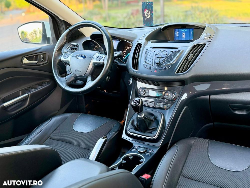 Ford Kuga 1.6 EcoBoost 2x4 Titanium - 8